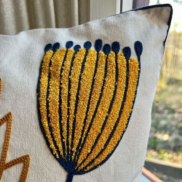 Lotus Flower Embroidered Pillow Throw Cover - Picture 4 of 6